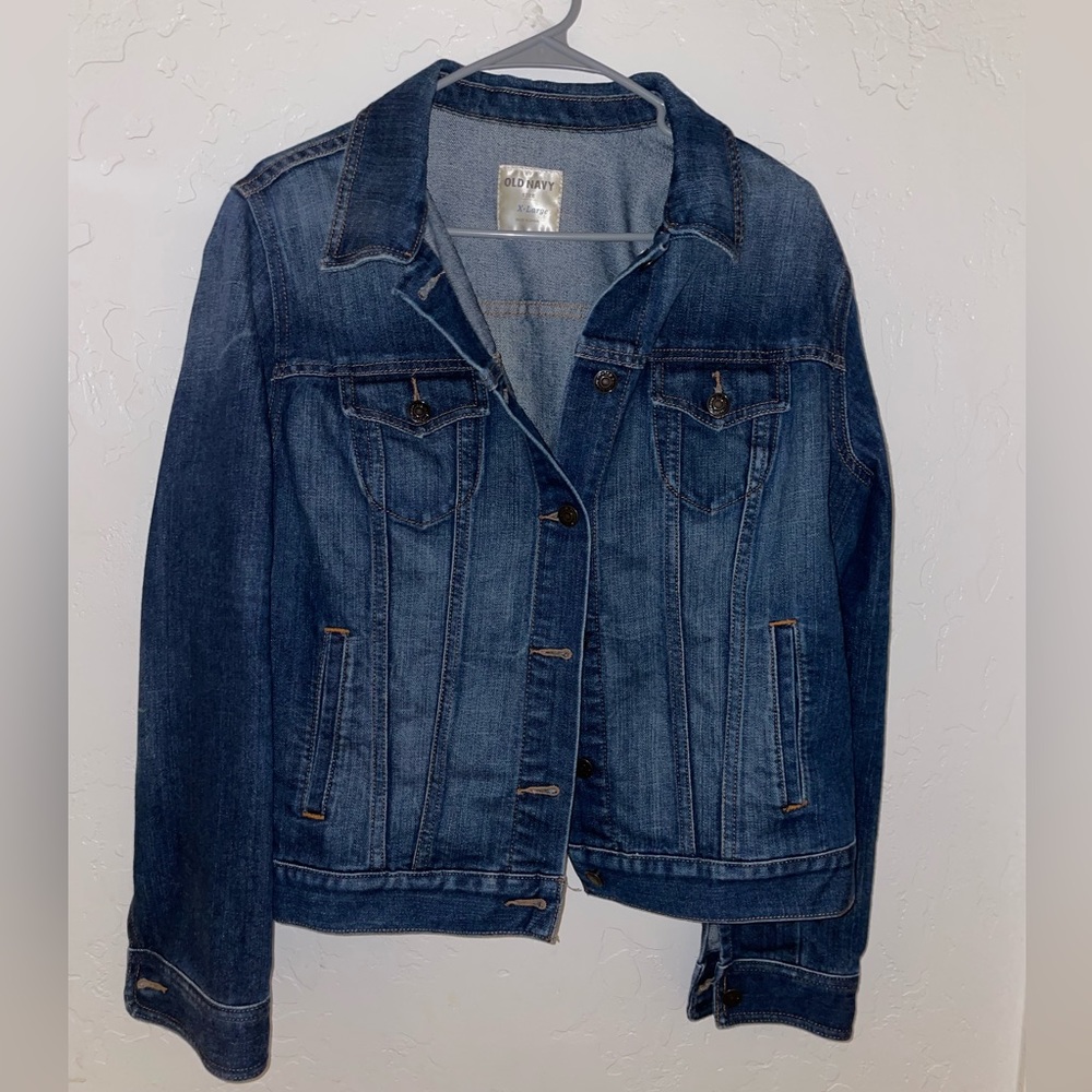 Old Navy. Like new. Pretty blue Jean jacket. XL